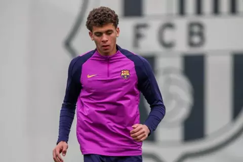 موندو ديبورتيفو: برشلونة سيدفع للأهلي 3 مليون يورو لتفعيل بند شراء حمزة عبد الكريم